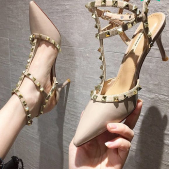 shoes - Picture 1 of 3
